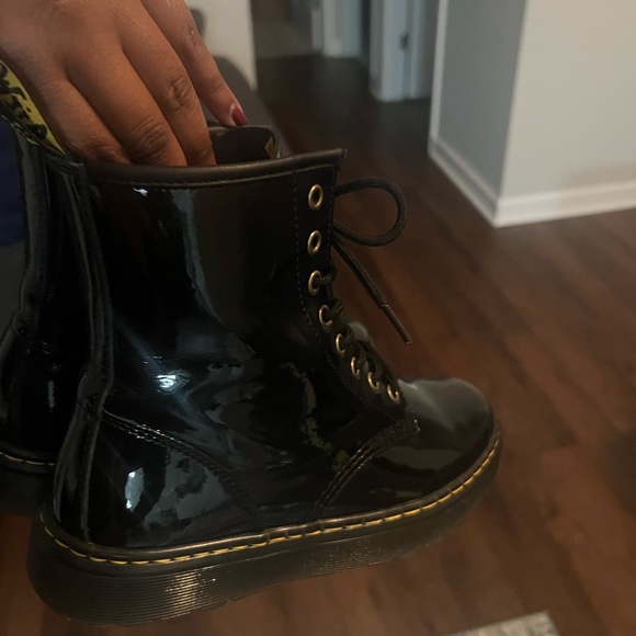 Patent Doc Martens Women’s size 8 - Picture 5 of 6